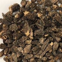Load image into Gallery viewer, Close up dried mini morels (morchella conica)

